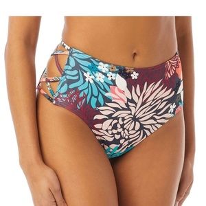 NWT  VINCE  CAMUTO  FLORA LAGOON HIGH WAIST. XS. Gorgeous colors